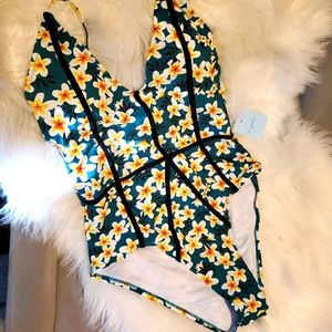 Cupshe plumeria print one piece  swimsuit